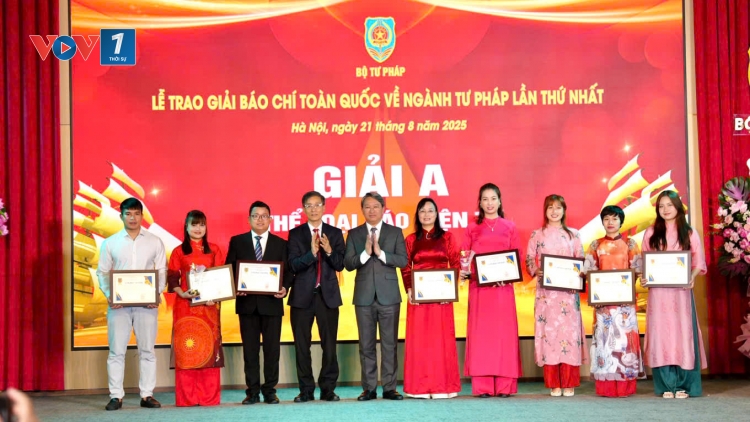Bộ Tư pháp tổ chức Lễ trao giải báo chí toàn quốc về ngành tư pháp lần thứ nhất