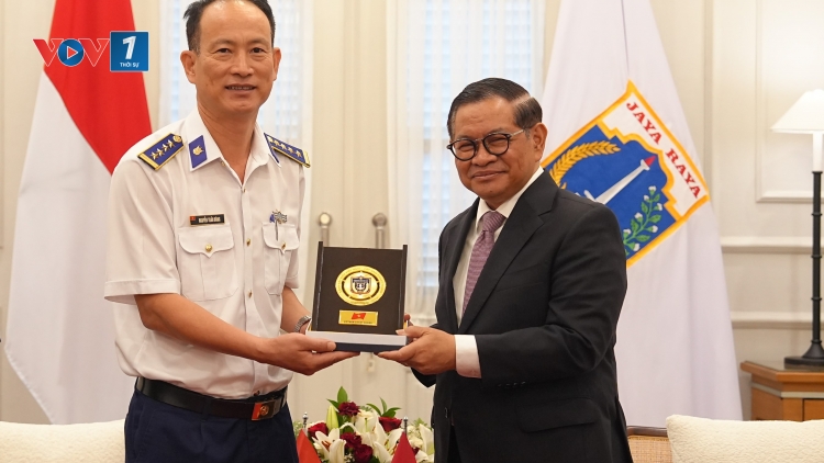 Đoàn công tác Cảnh sát biển Việt Nam chào xã giao Thống đốc thành phố Jakarta