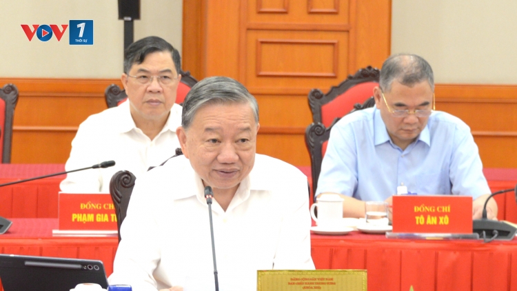 Bộ Chính trị cho ý kiến về công tác chuẩn bị Đại hội Đảng bộ MTQ, các đoàn thể Trung ương