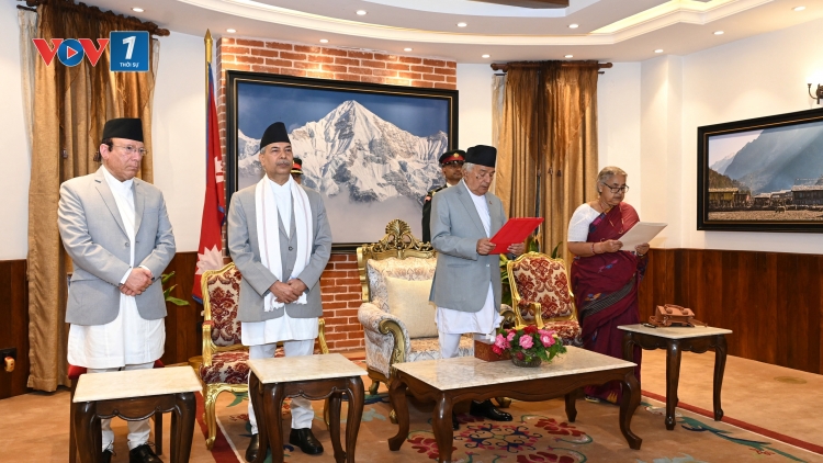 Nepal lần đầu tiên có một nữ Thủ tướng