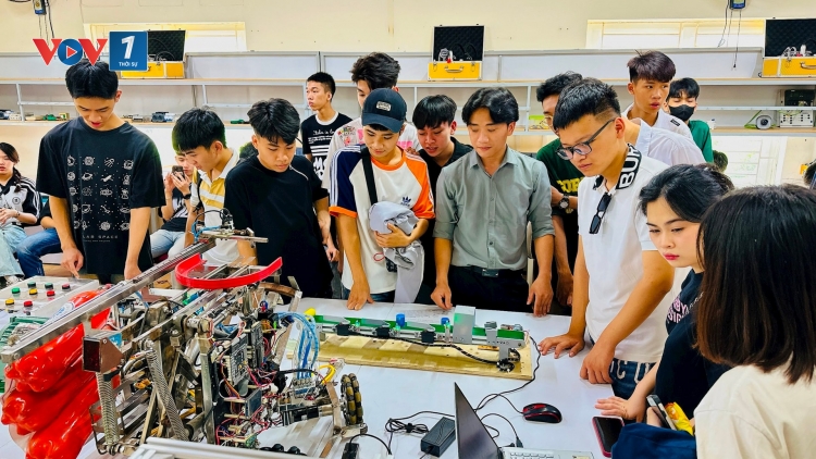 Học sinh, sinh viên, thạc sĩ ngành STEM được vay ưu đãi lãi suất 4,8%/năm trong thời gian học