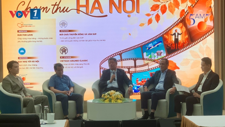 Xây dựng thương hiệu du lịch “Chạm thu Hà Nội” mang tầm quốc tế