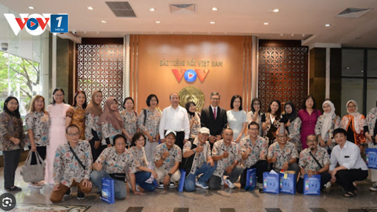 Lời chúc mừng từ thính giả Indonesia: VOV là người bạn đồng hành - cầu nối hữu nghị quốc tế
