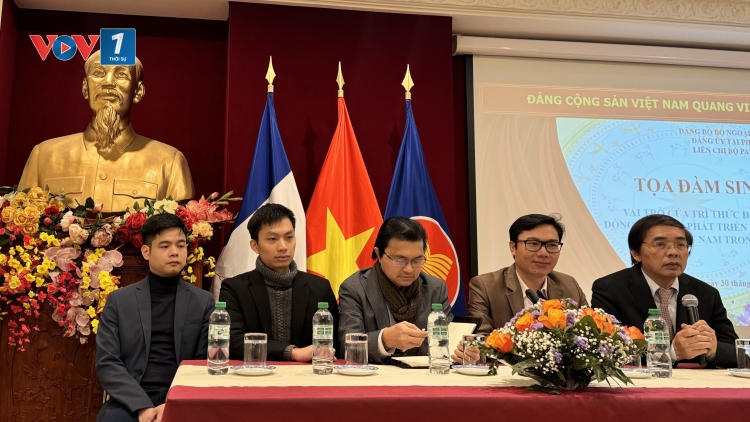 Tự hào khi là người Việt Nam