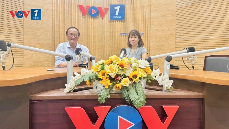 Một bộ sách giáo khoa - bài toán về chất lượng và tính khả thi