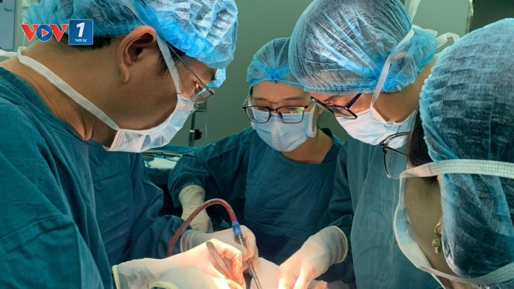 Đề xuất tăng phụ cấp cho nhân viên y tế