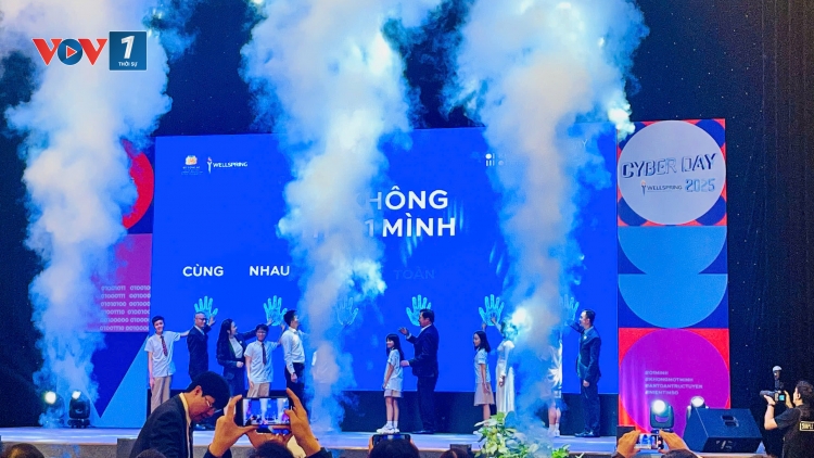 Không một mình – Cùng nhau an toàn trực tuyến