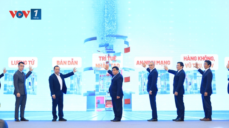 Việt Nam cần đi nhanh hơn, quyết liệt hơn, táo bạo hơn trong phát triển các công nghệ chiến lược