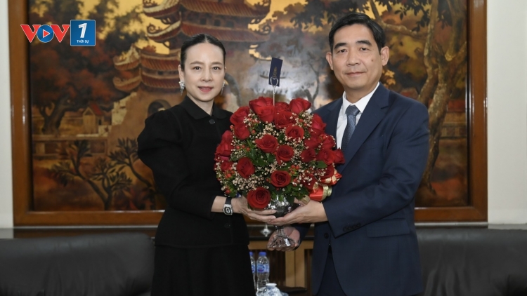 Madam Pang đến Đại sứ quán gửi lời xin lỗi người dân Việt Nam