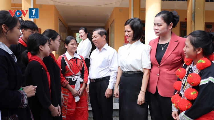 Khắc phục hậu quả mưa, bão: Để “trường không nghỉ, học không dừng”