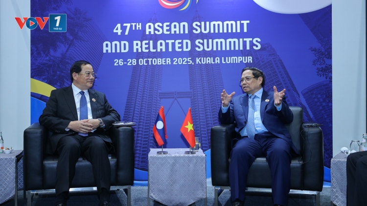 Thủ tướng Phạm Minh Chính gặp Thủ tướng Lào Sonesay Siphandone