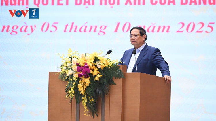 Thủ tướng phát động đợt thi đua lập thành tích chào mừng Đại hội lần thứ XIV của Đảng