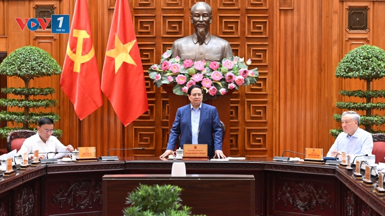 Thủ tướng: Tuyệt đối không để người dân chịu cảnh "màn trời chiếu đất"