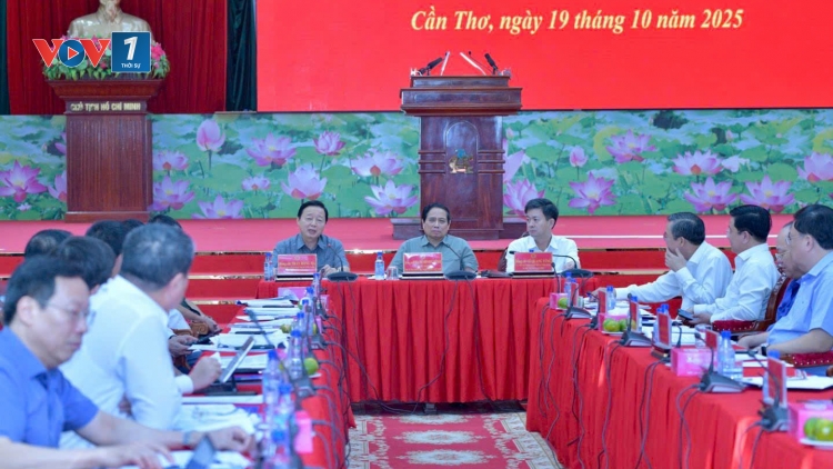 Thời sự 18h 19/10/2025: Đẩy nhanh tiến độ làm đường cao tốc ở Đồng bằng sông Cửu Long