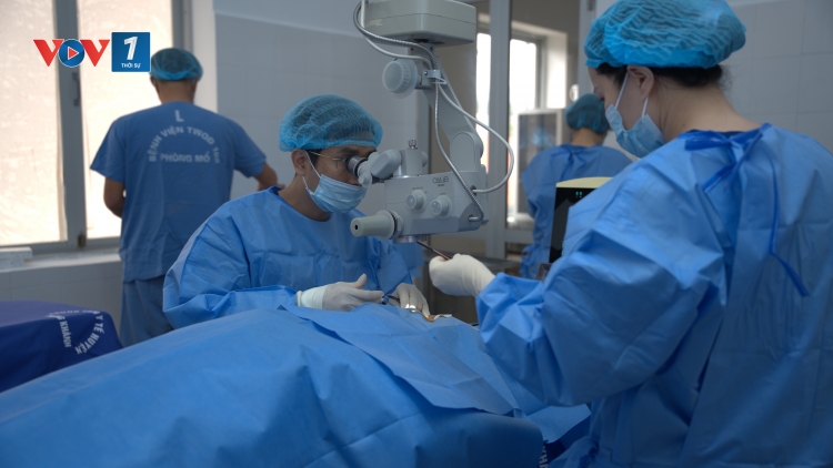 Bệnh viện Trung ương quân đội 108 mang “ánh sáng” đến cho đồng bào nghèo vùng cao Trùng Khánh