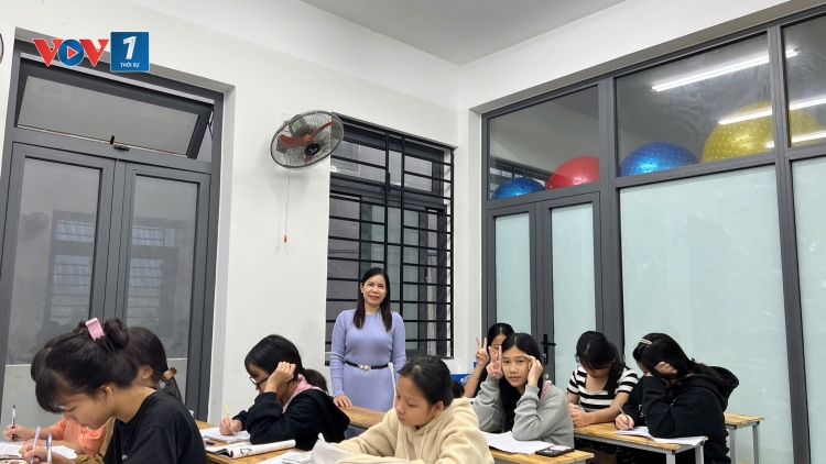 Cô giáo 27 năm dạy miễn phí cho học sinh nghèo ở Đà Nẵng