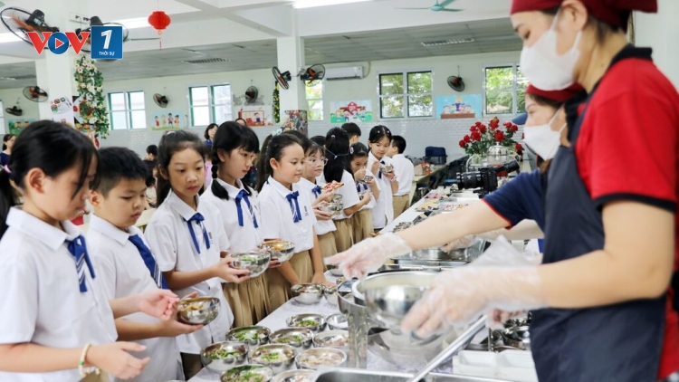 Theo dòng thời sự chiều 6/11/2025