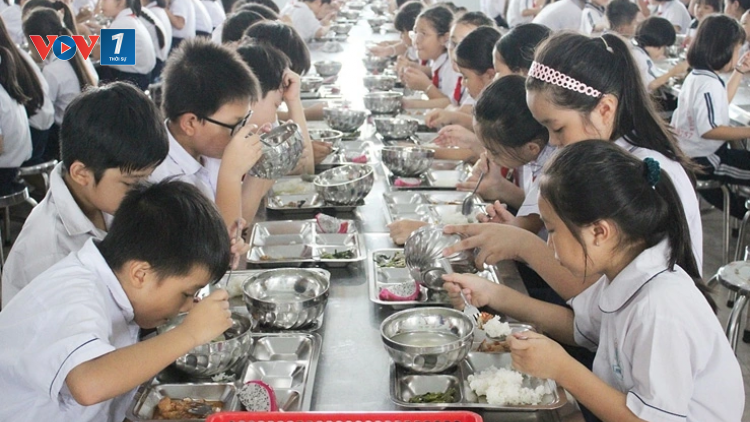 Bữa ăn học đường đảm bảo dinh dưỡng hợp lý