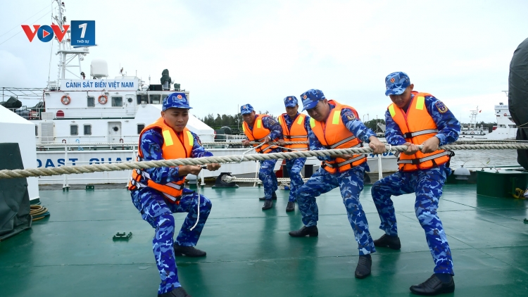 Cảnh sát biển Việt Nam ứng phó bão số 13 theo phương châm “4 tại chỗ”, “3 sẵn sàng”, “5 chủ động”