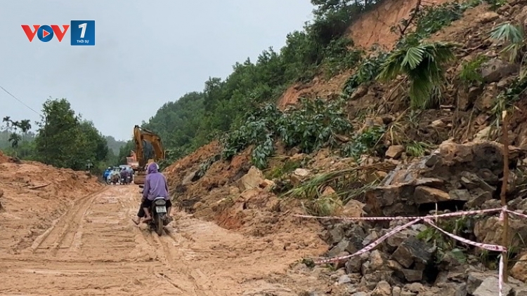 Đường Hồ Chí Minh và Trường Sơn Đông nhiều đoạn sạt lở nặng