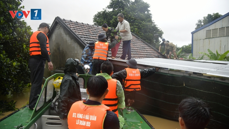 Lữ đoàn 955 kịp thời ứng cứu nhân dân vùng ngập lụt tại Khánh Hòa