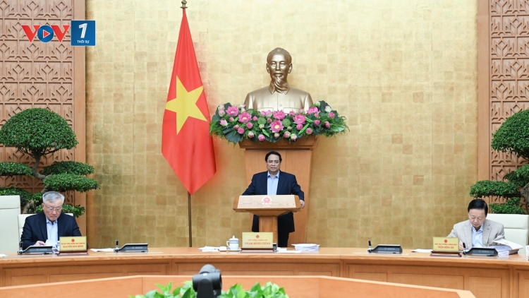 Thời sự 18h 8/11/2025: Thủ tướng đề nghị tập trung phòng, chống khắc phục hậu quả bão lũ