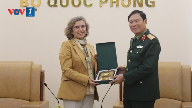 Đại tướng Nguyễn Tân Cương tiếp Đại sứ đặc mệnh toàn quyền Tây Ban Nha tại Việt Nam