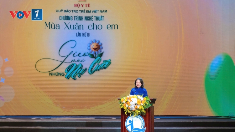 Phó Chủ tịch nước Võ Thị Ánh Xuân dự chương trình "Mùa xuân cho em" lần thứ 19