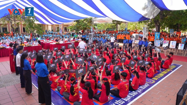 “Em yêu biển, đảo quê hương” – Khi trái tim tuổi học trò hướng về Tổ quốc