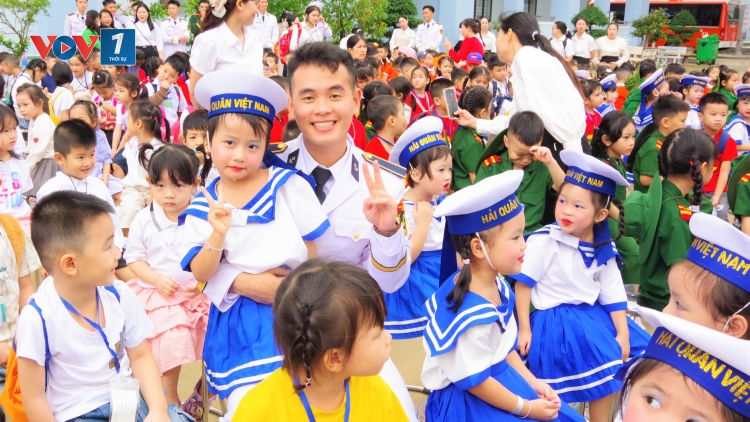 Hơn 1.500 giáo viên, học sinh trải nghiệm thực tế tại Học viện Hải quân