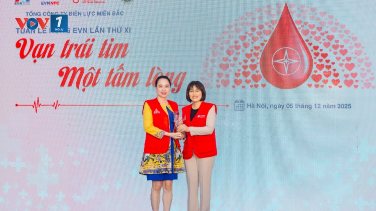 CBCNV Tổng công ty Điện lực miền Bắc (EVNNPC) hiến máu, tặng tóc trong “Tuần lễ hồng EVN” lần thứ XI