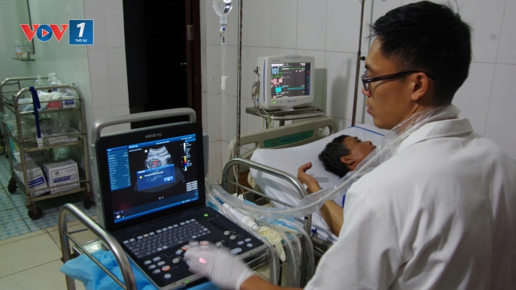 Bệnh xá đảo Trường Sa cấp cứu kịp thời bệnh nhân viêm bàng quang