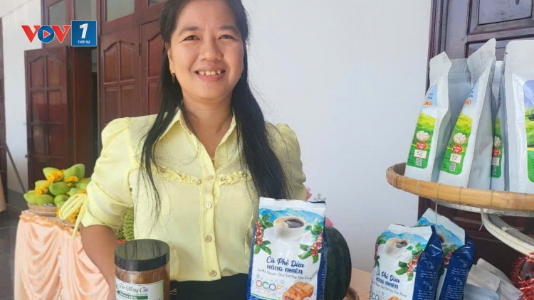 Từ xóa nghèo đến định vị thương hiệu cà phê dừa Hồng Nhiên