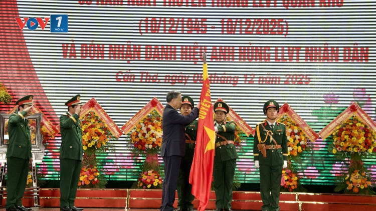 Tổng Bí thư: Dự báo đúng tình hình, làm tốt công tác tham mưu chiến lược với QUTW, BQP