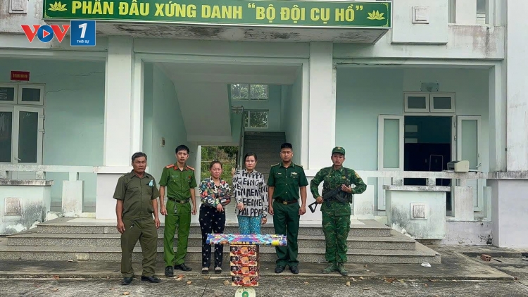 Bộ đội biên phòng Tây Ninh thu giữ 28 kg pháo hoa nổ mang nhãn hiệu nước ngoài