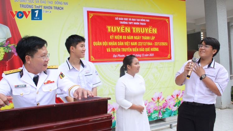 Gần 1.000 học sinh trường THPT Nhơn Trạch nghe tuyên truyền biển, đảo