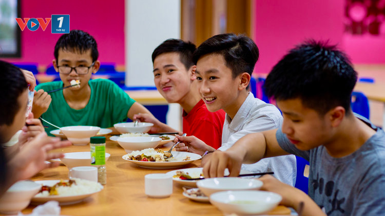 Cá nhân hóa bữa ăn học đường: Lắng nghe từ căn bếp