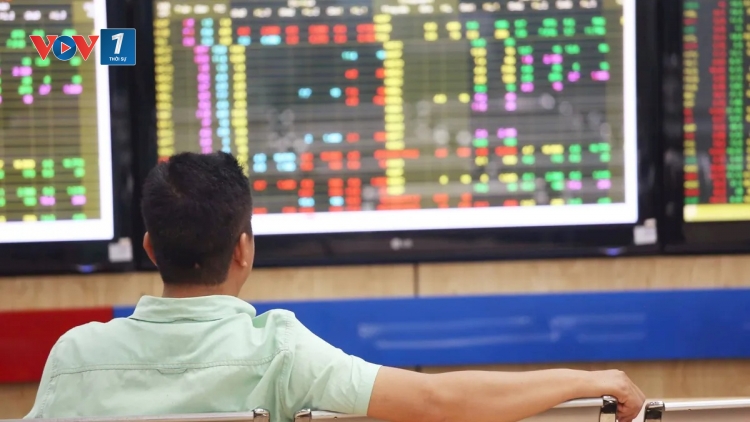 Thị trường chứng khoán điều chỉnh, VN-Index tụt khỏi mốc 1.750 điểm