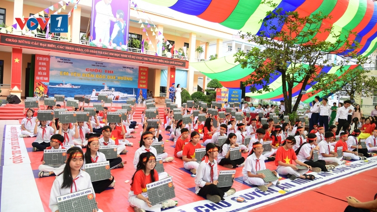 BTL Cảnh sát biển: Thắp lửa tình yêu biển đảo cho thế hệ tương lai
