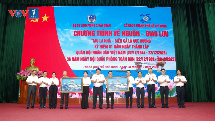 Thắt chặt nghĩa tình quân – dân qua chương trình “Tàu là nhà – Biển cả là quê hương”