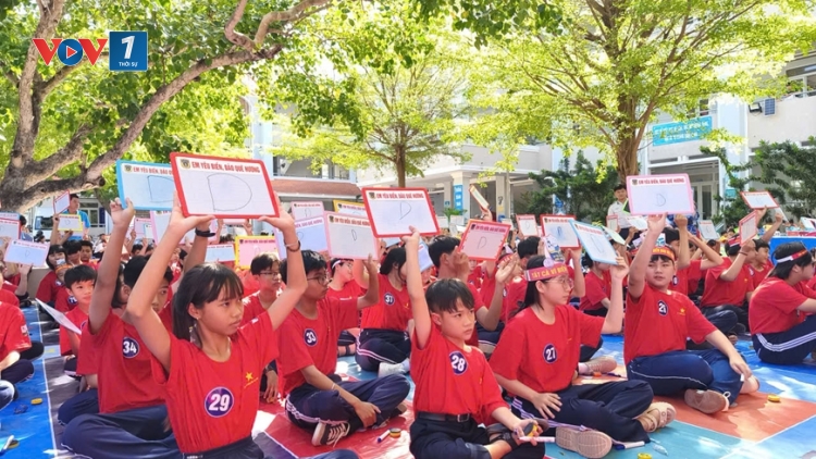 Bồi đắp kiến thức về biển đảo cho học sinh từ sân chơi Cuộc thi "Em yêu biển đảo quê hương"