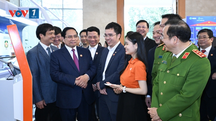 Thủ tướng: triển khai nền tảng VNeID trở thành công cụ số quốc gia phục vụ người dân, doanh nghiệp