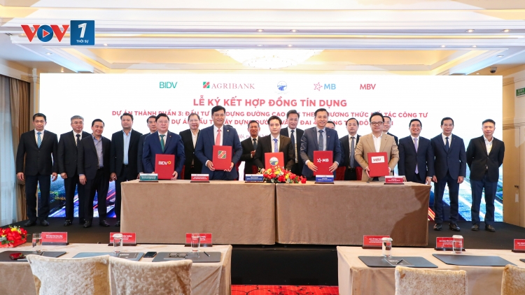 Phó Thủ tướng Hồ Đức Phớc chứng kiến ký hợp đồng tín dụng dự án “xương sống” giao thông Vùng Thủ đô
