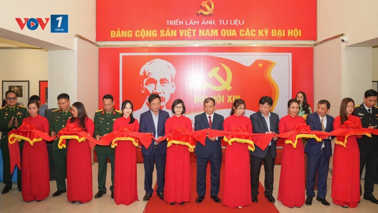 Triển lãm “Đảng Cộng sản Việt Nam qua các kỳ Đại hội”