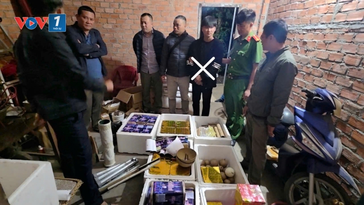 Bắt thanh niên chế tạo gần 2 tạ pháo nổ để bán dịp Tết tại Đắk Lắk
