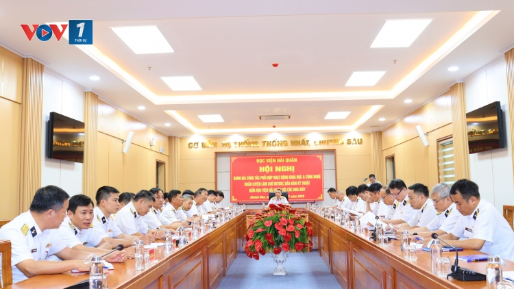 Học viện Hải quân nâng cao chất lượng phối hợp KHCN, huấn luyện làm chủ VKTBKT với các Nhà máy