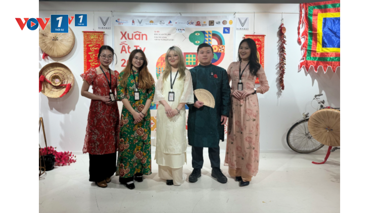 Tuổi trẻ Việt Nam tại Pháp: Đại hội XVI của Đảng là lời hiệu triệu cống hiến