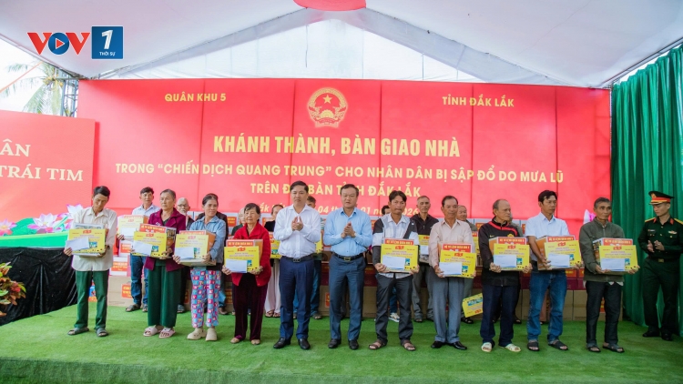 Quân khu 5 bàn giao gần 100 căn nhà trong “Chiến dịch Quang Trung” tại Đắk Lắk