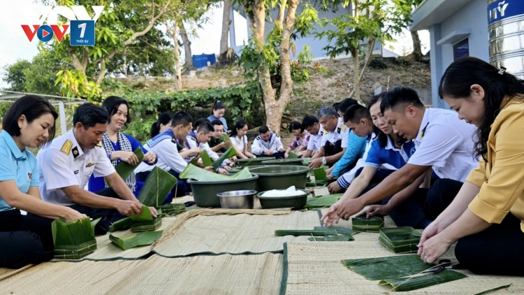 Đón Tết sớm yên vui ở tuyến đảo Tây Nam