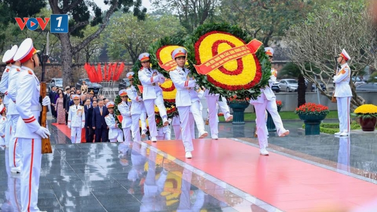 Thời sự 18h 13/2/2026: Lãnh đạo Đảng, Nhà nước vào Lăng viếng Chủ tịch Hồ Chí Minh